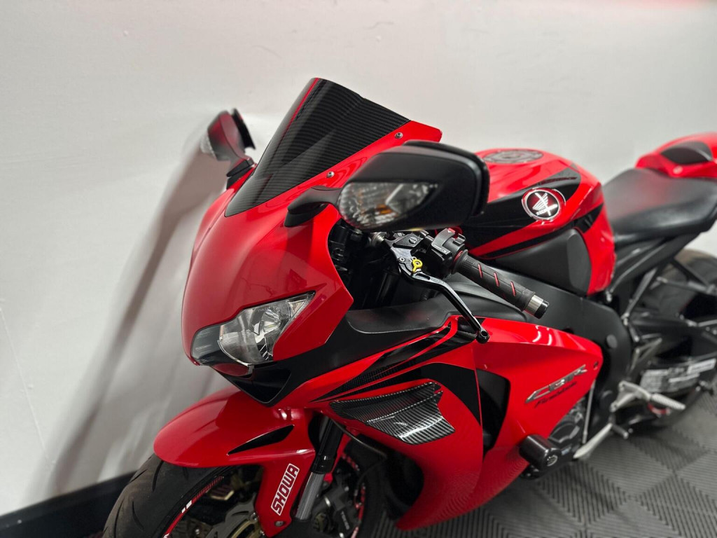 HONDA CBR1000RR Fireblade