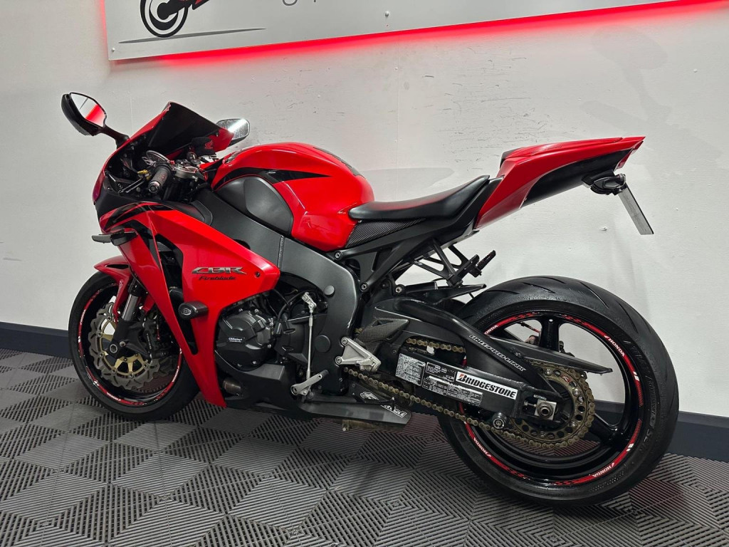 HONDA CBR1000RR Fireblade