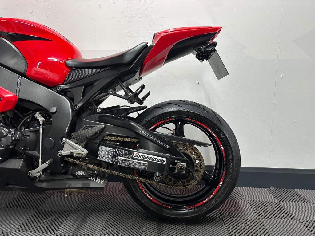 HONDA CBR1000RR Fireblade