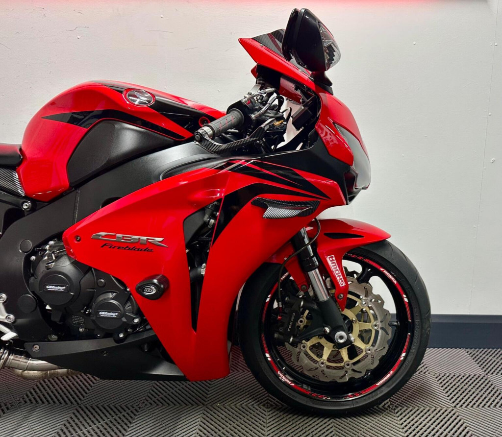 HONDA CBR1000RR Fireblade