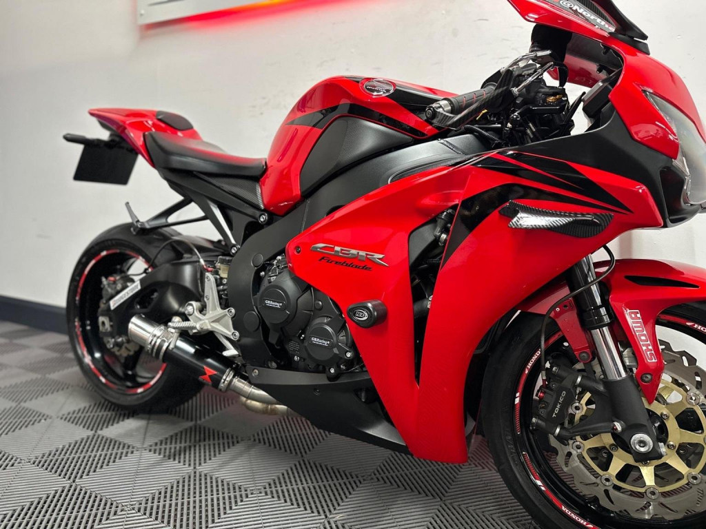 HONDA CBR1000RR Fireblade