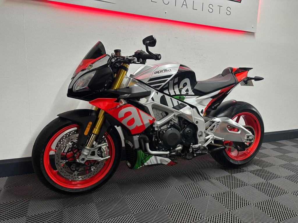 APRILIA Tuono 1100 V4