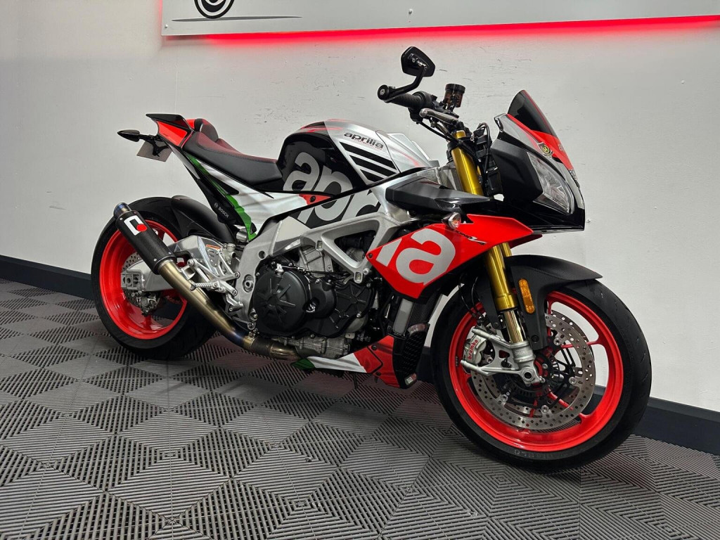 APRILIA Tuono 1100 V4