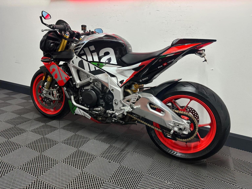 APRILIA Tuono 1100 V4