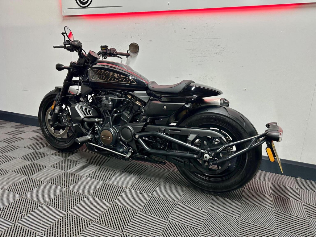 HARLEY-DAVIDSON Sportster