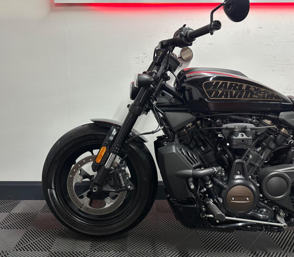 HARLEY-DAVIDSON Sportster