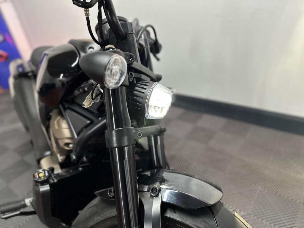 HARLEY-DAVIDSON Sportster