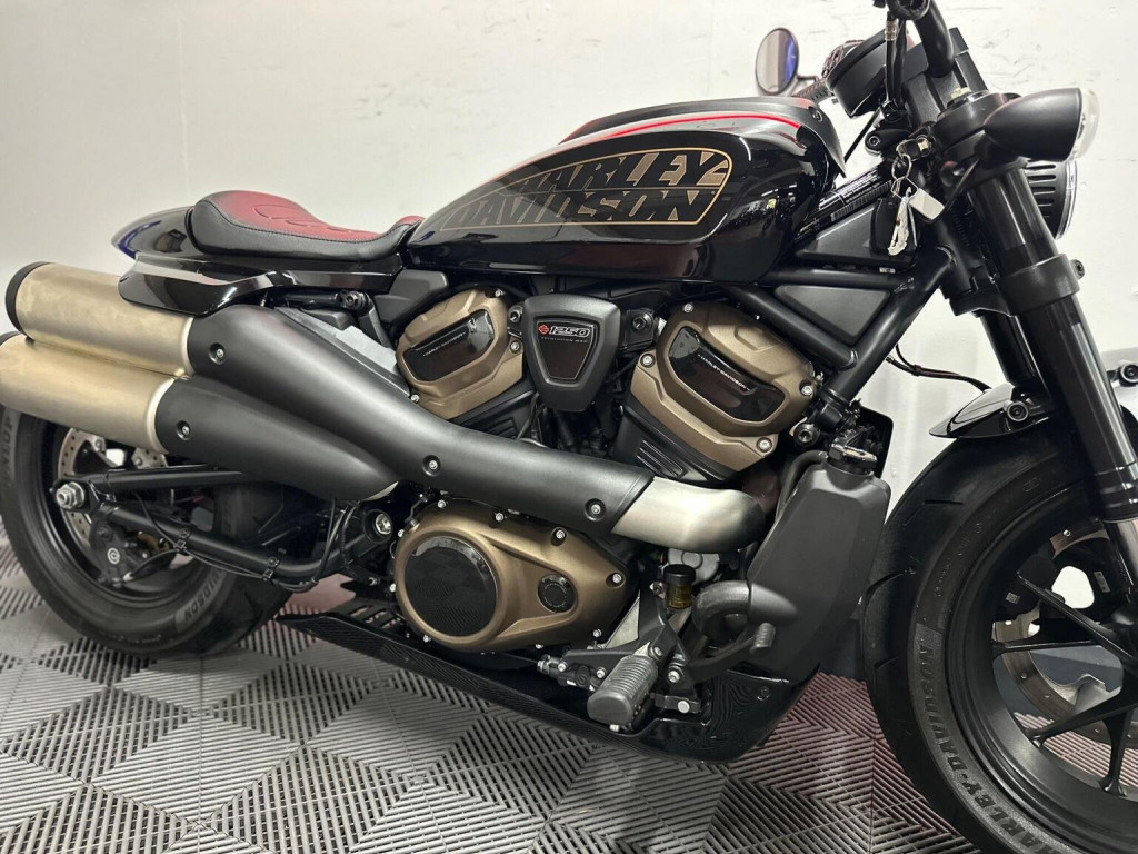 HARLEY-DAVIDSON Sportster