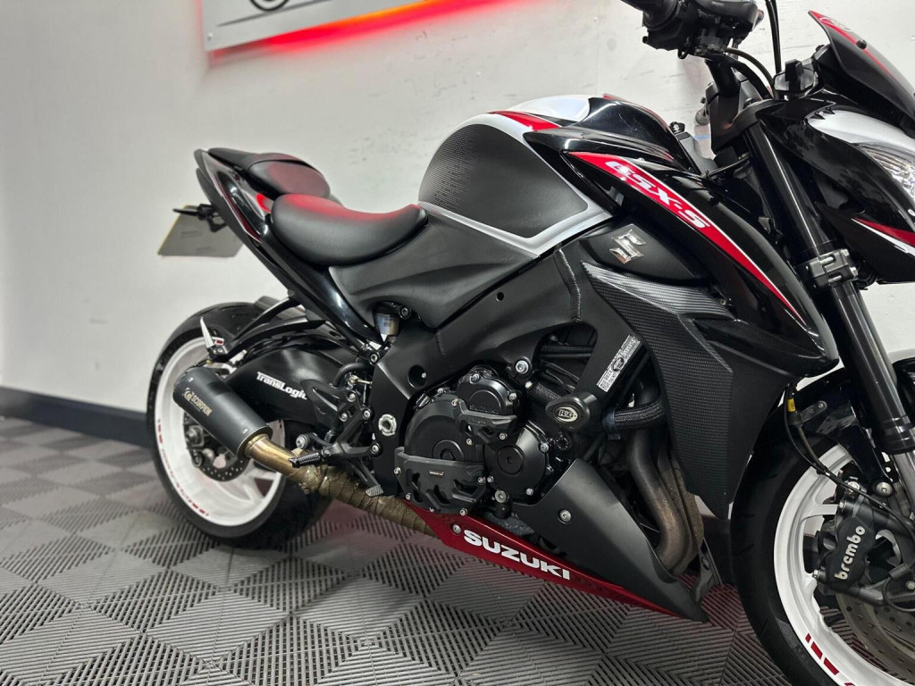 SUZUKI GSX-S1000