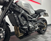 YAMAHA XSR900