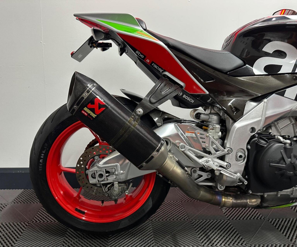 APRILIA Tuono 1100 V4