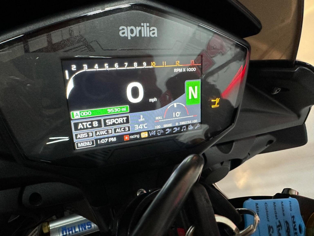 APRILIA Tuono 1100 V4