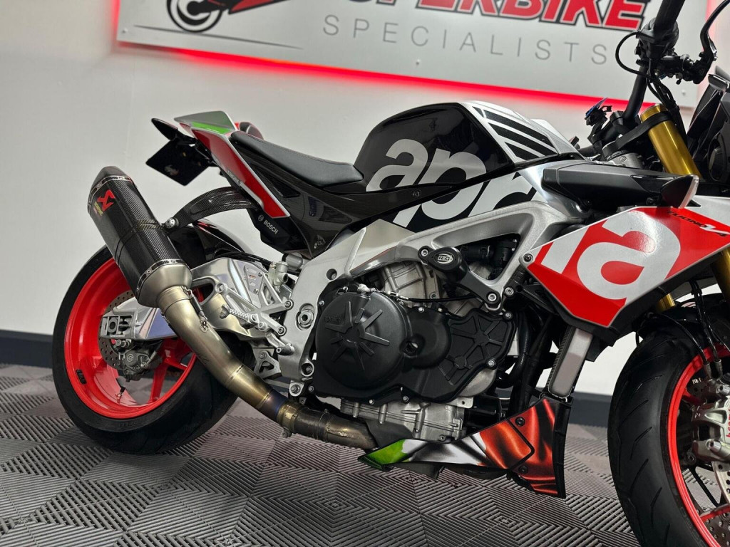APRILIA Tuono 1100 V4