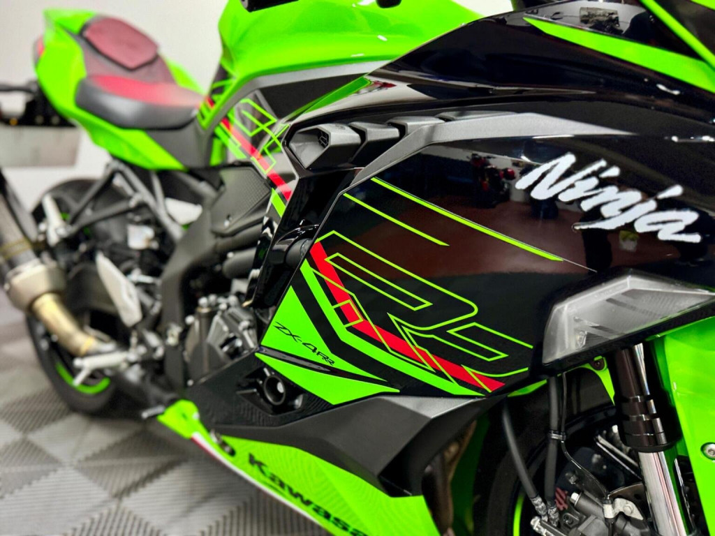 KAWASAKI NINJA ZX-4RR