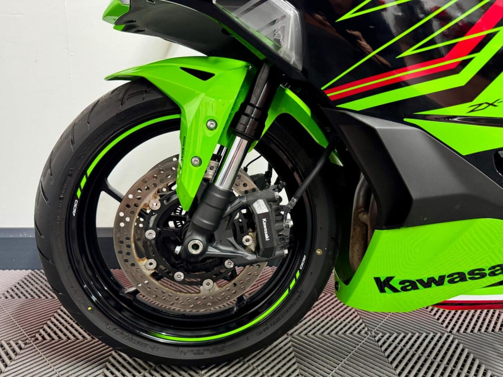 KAWASAKI NINJA ZX-4RR