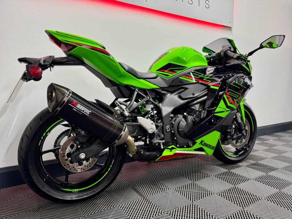KAWASAKI NINJA ZX-4RR