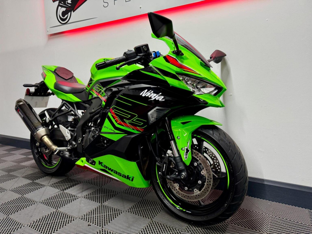 KAWASAKI NINJA ZX-4RR