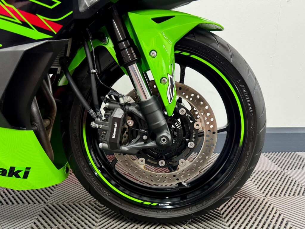 KAWASAKI NINJA ZX-4RR