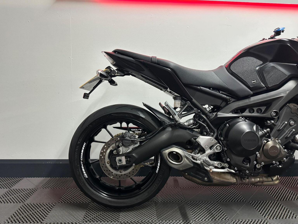 YAMAHA MT-09