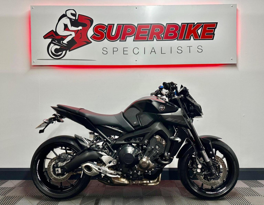 YAMAHA MT-09