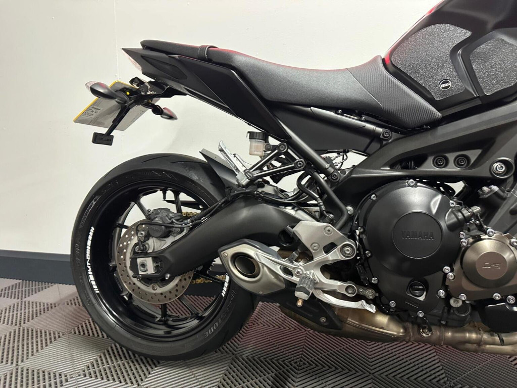 YAMAHA MT-09