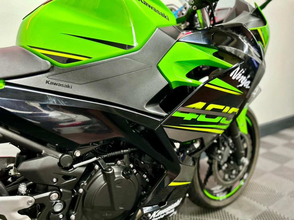 KAWASAKI Ninja 400