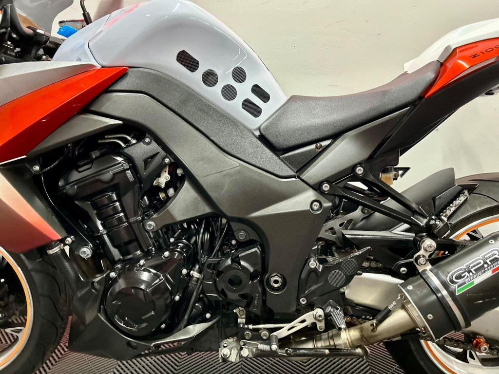 KAWASAKI Z1000