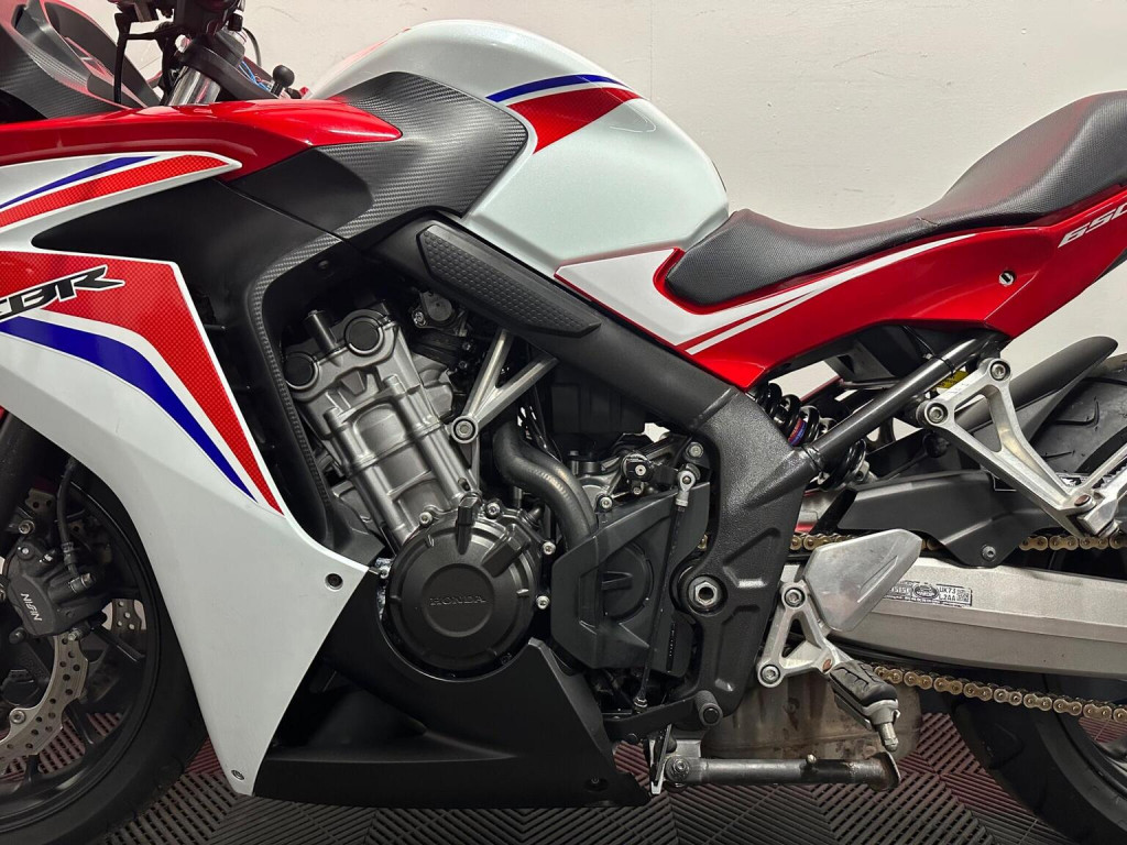 HONDA CBR650F