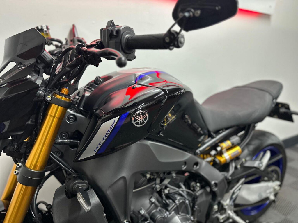 YAMAHA MT-09