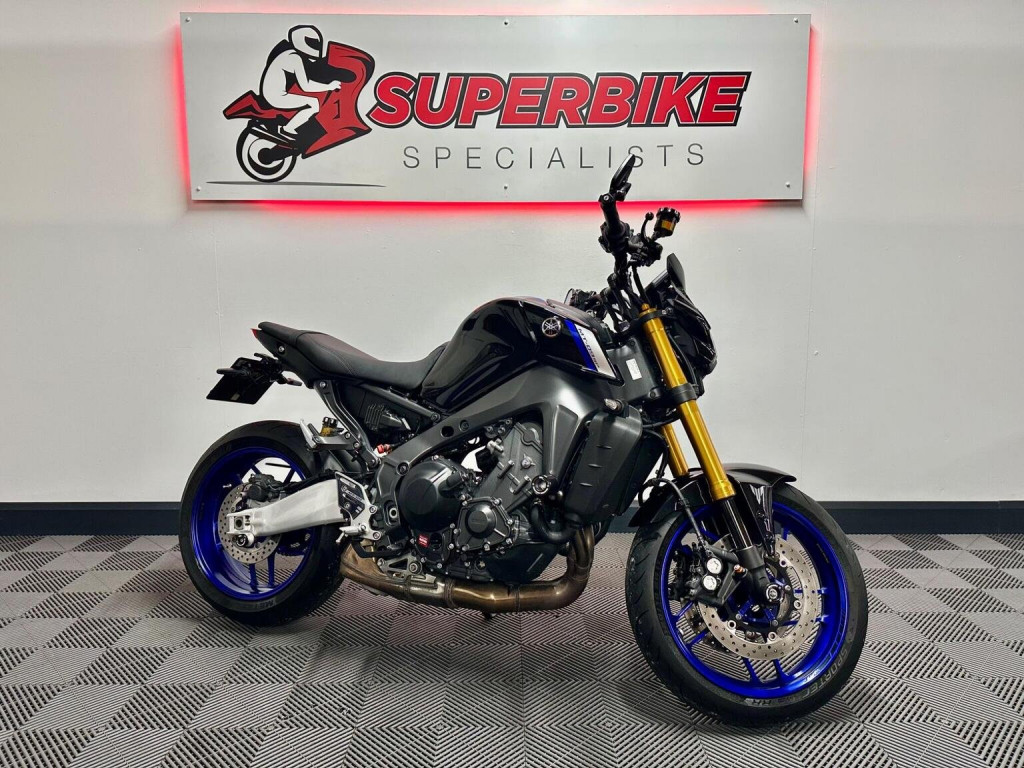 YAMAHA MT-09