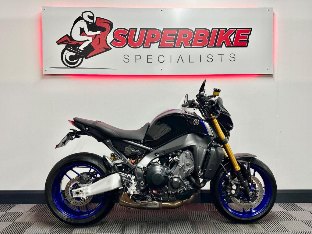 YAMAHA MT-09