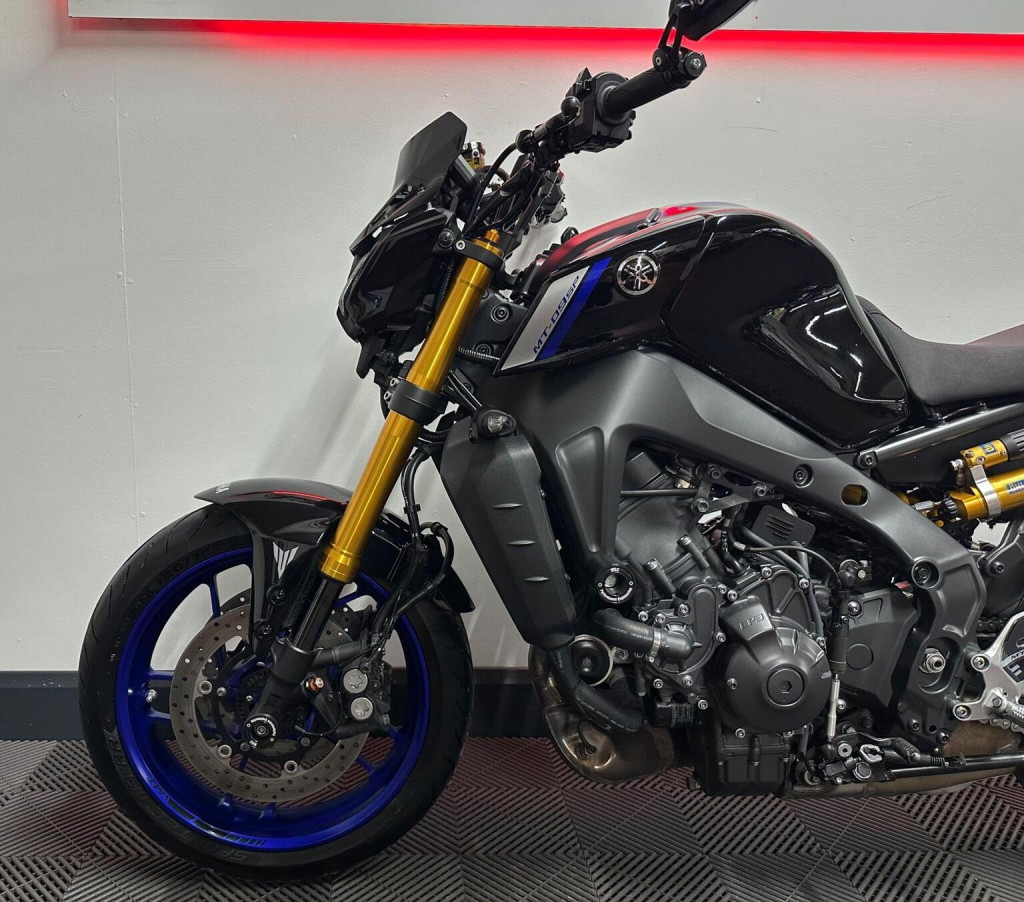 YAMAHA MT-09