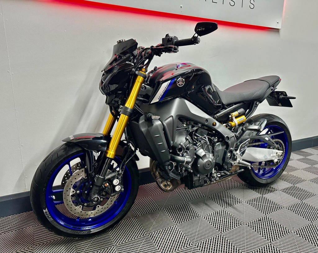 YAMAHA MT-09