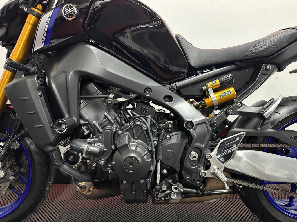 YAMAHA MT-09