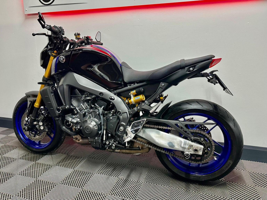 YAMAHA MT-09