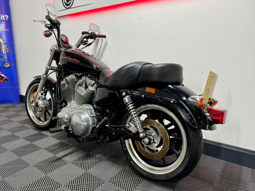 HARLEY-DAVIDSON Sportster