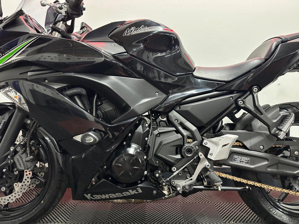 KAWASAKI Ninja 650