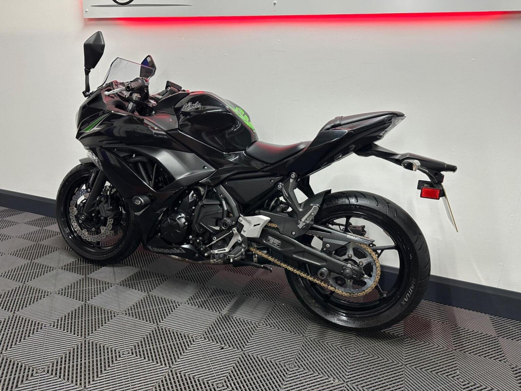 KAWASAKI Ninja 650