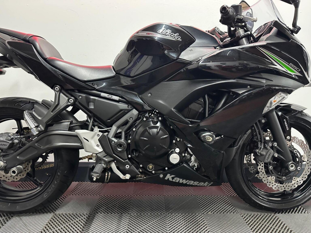 KAWASAKI Ninja 650