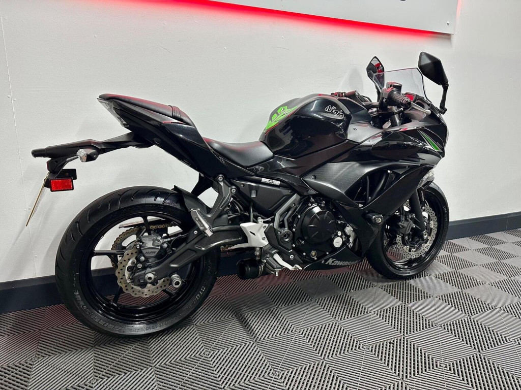 KAWASAKI Ninja 650