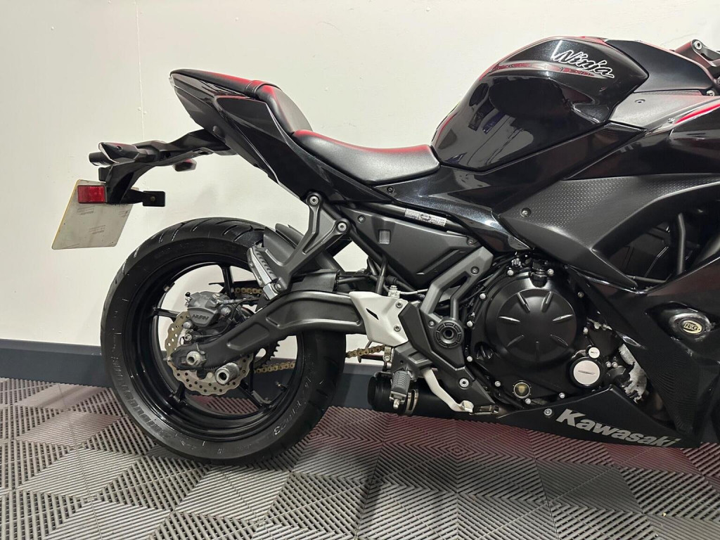 KAWASAKI Ninja 650