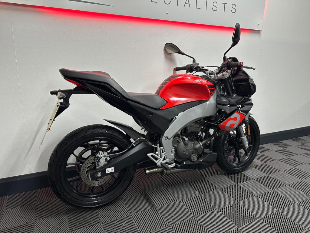 APRILIA Tuono 125