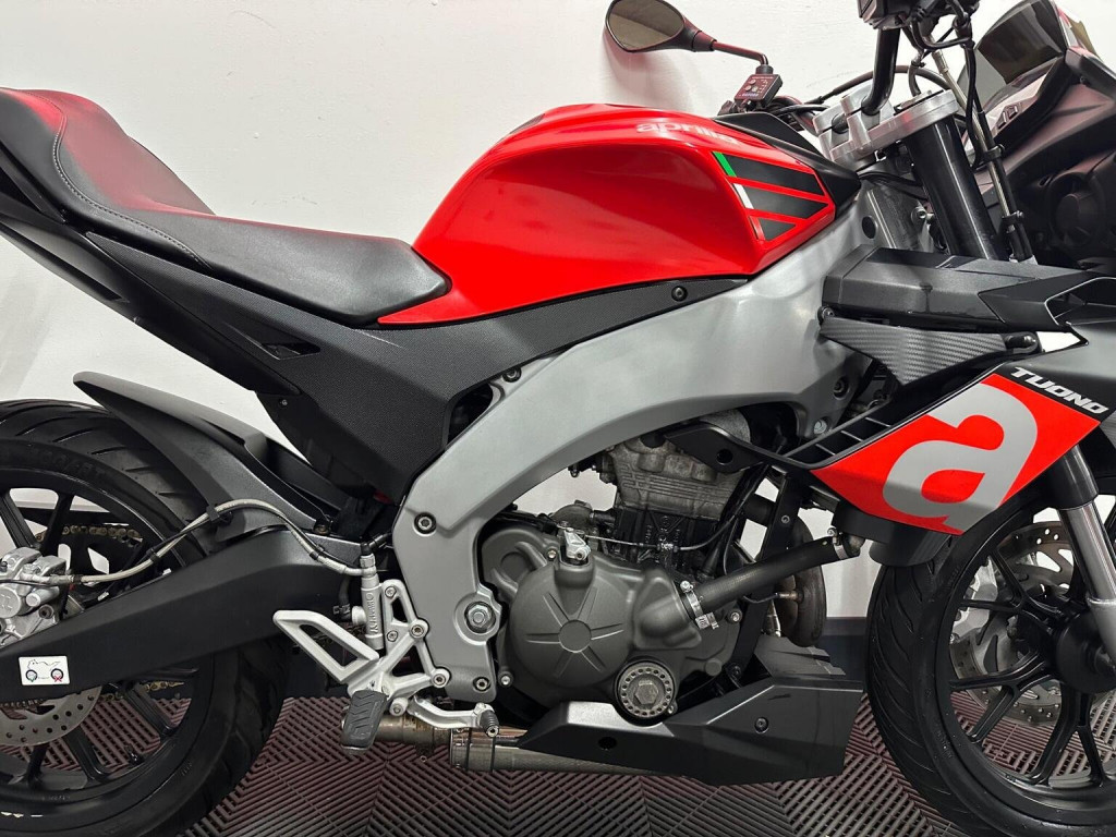 APRILIA Tuono 125