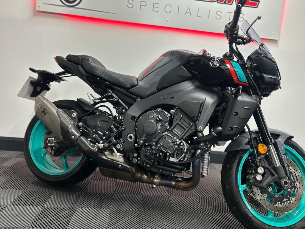 YAMAHA MT-10