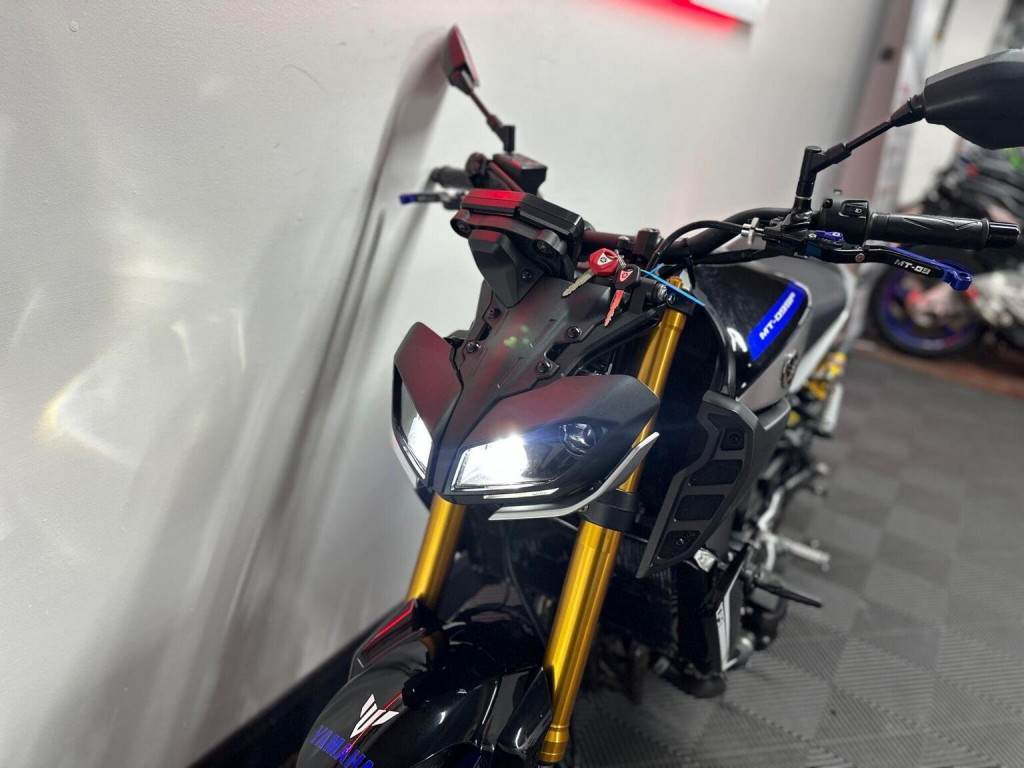 YAMAHA MT-09