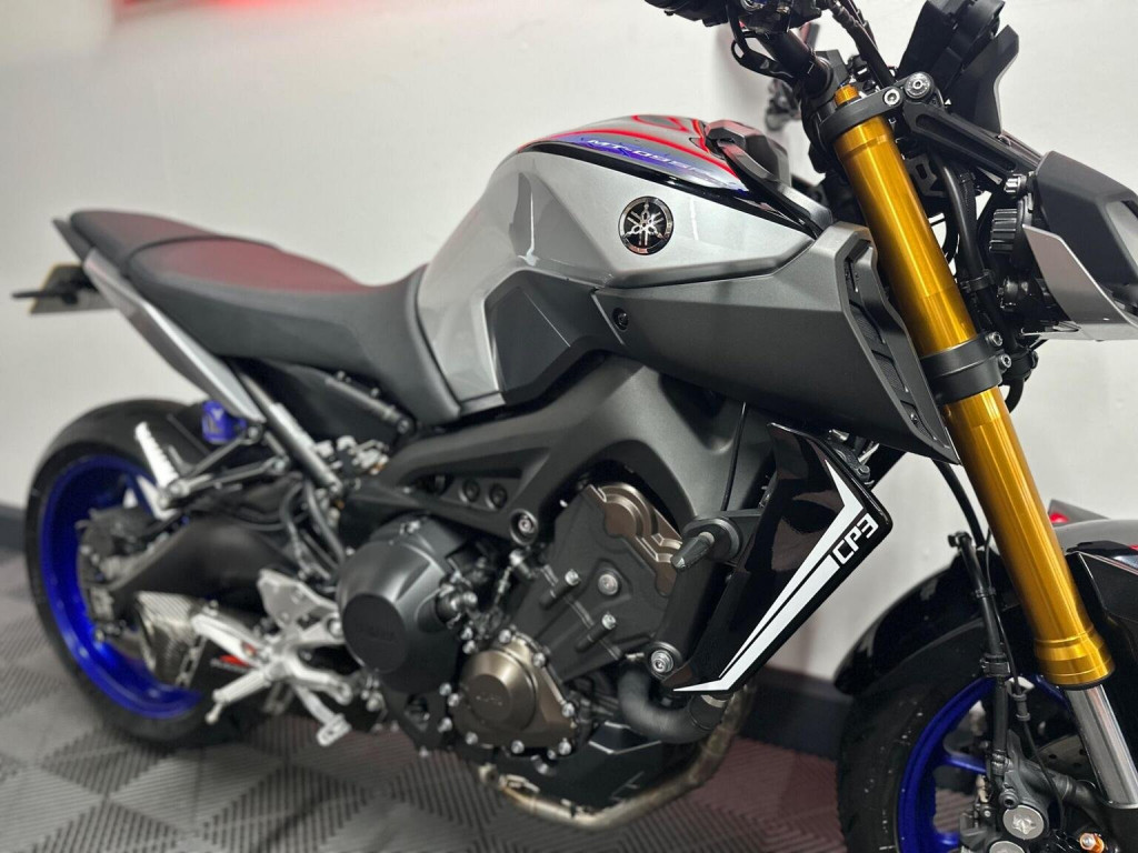 YAMAHA MT-09