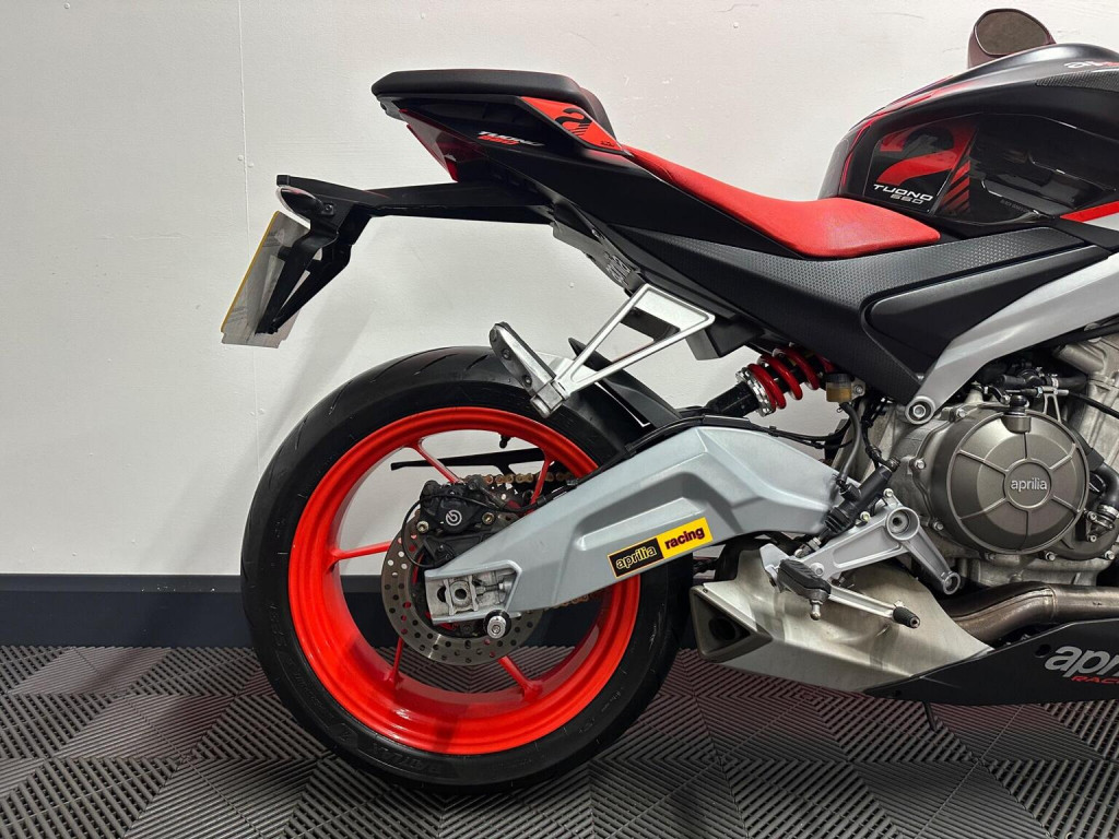 APRILIA Tuono