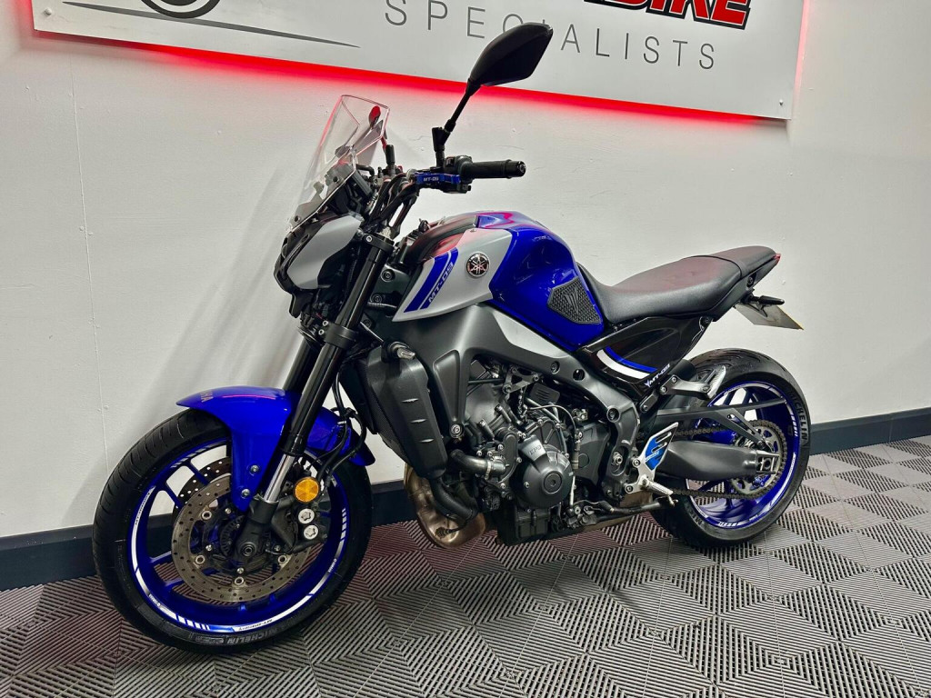 YAMAHA MT-09