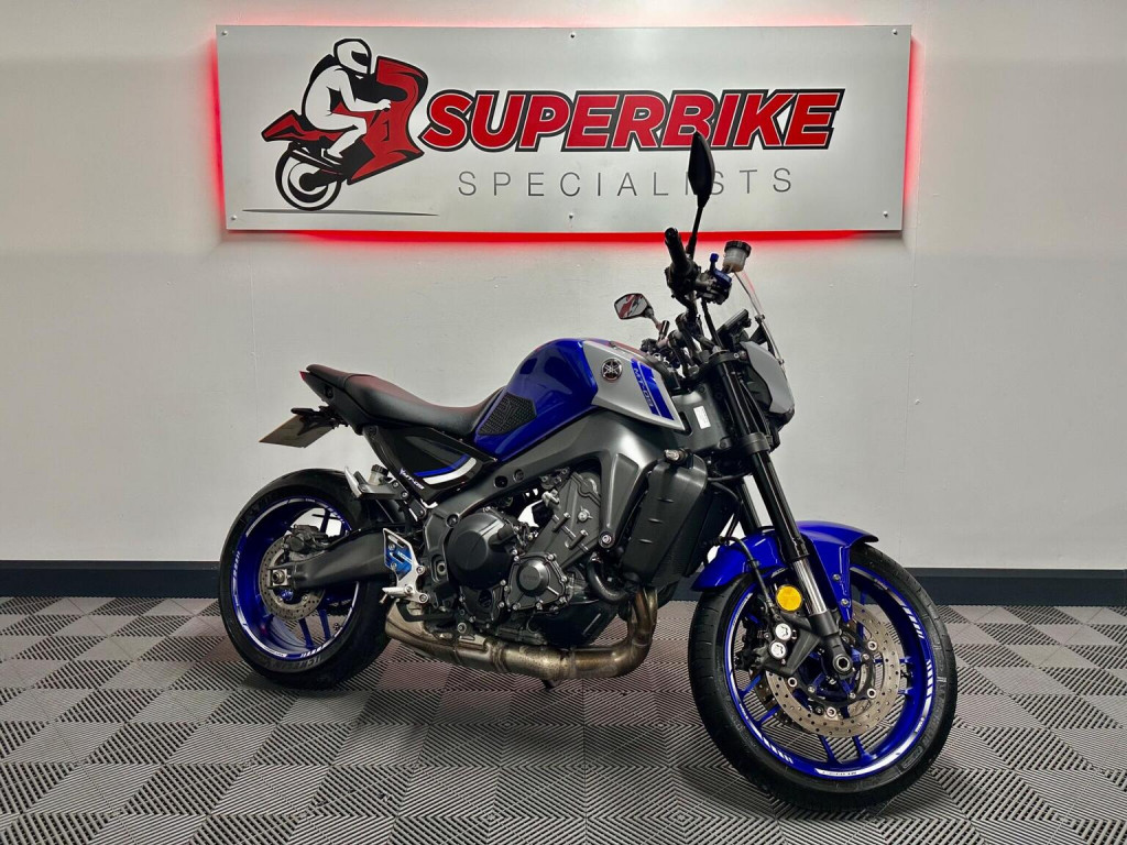 YAMAHA MT-09