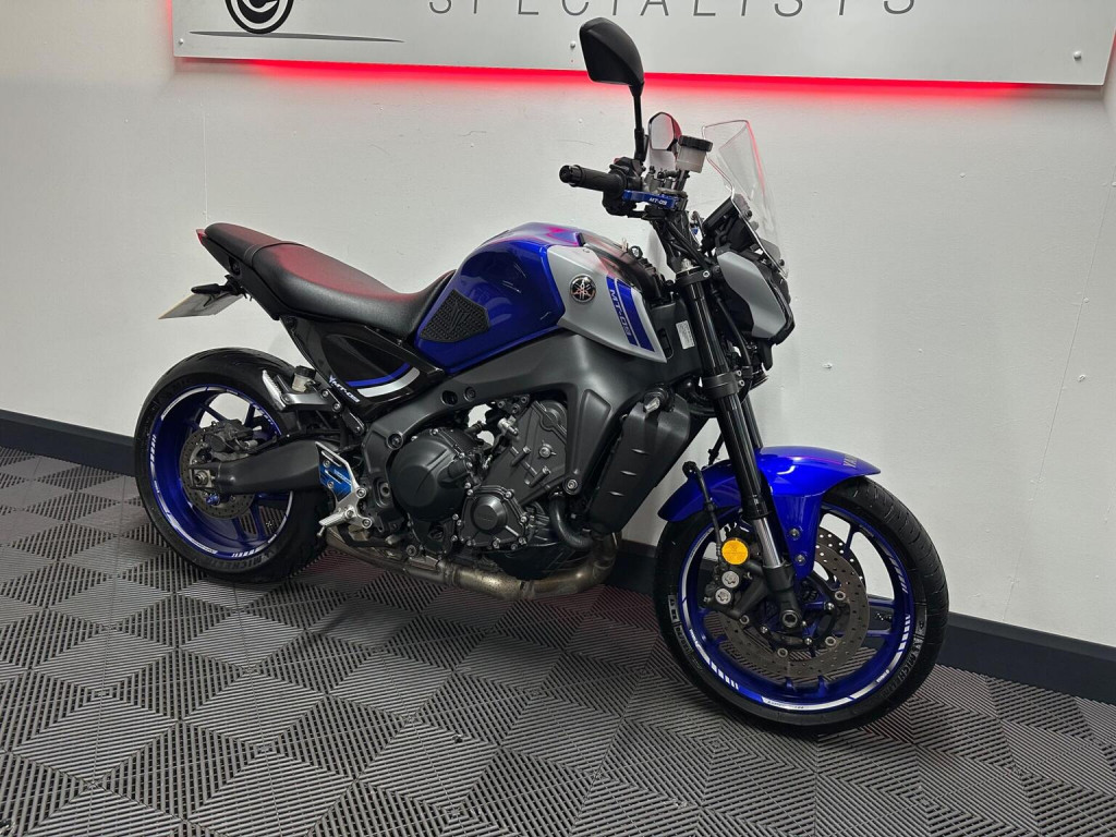 YAMAHA MT-09